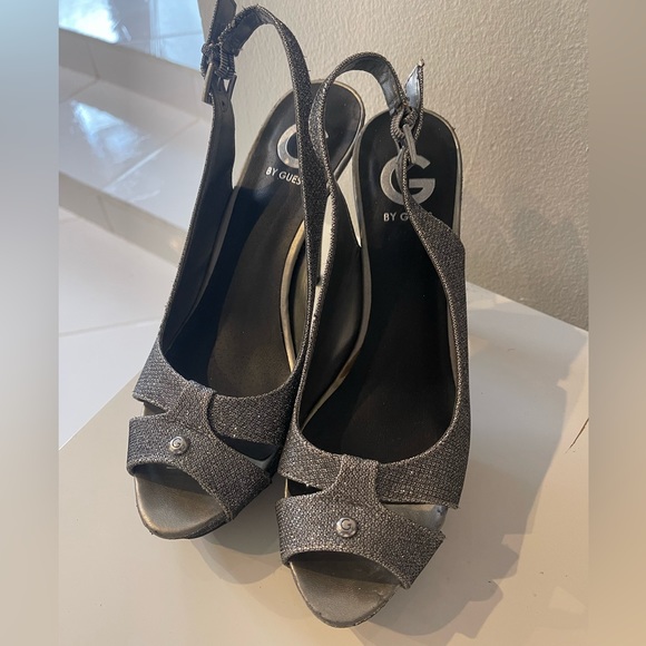 G by Guess Plataform Heel Shoes in Sparkle Gray size 8 1/2 - Picture 2 of 6